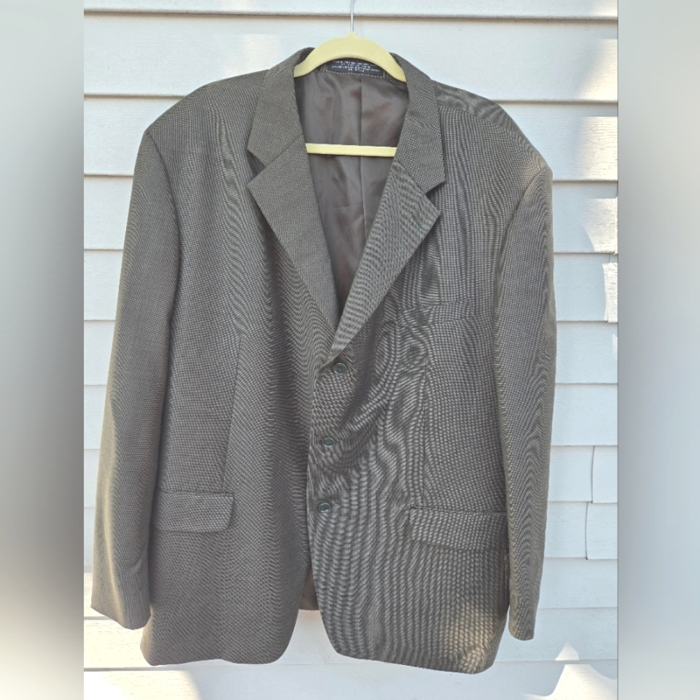Roger's Aristocrat 86% Wool Vintage Men Blazer. Measurements are in Pictures.
